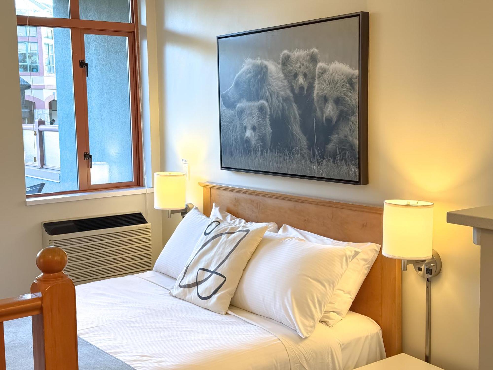 Alpenglow Lodge By Mva Whistler Extérieur photo