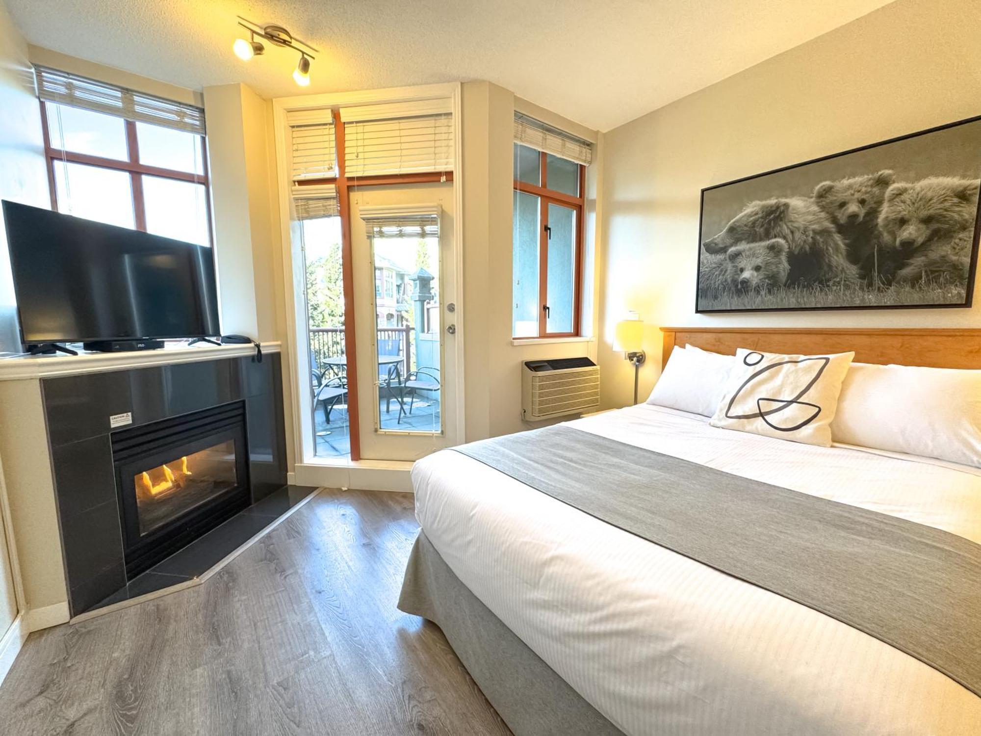 Alpenglow Lodge By Mva Whistler Extérieur photo
